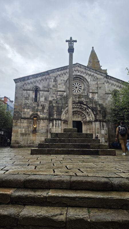 Santa María do Campo and its stone cross, A Coruña