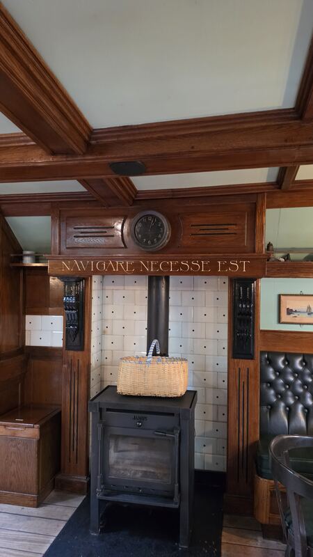 Navigare necesse est, above the stove
